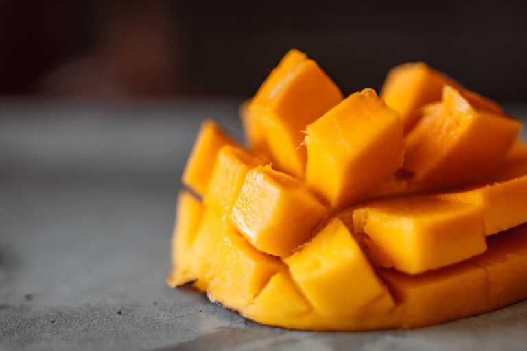 Smoothie bowl mango