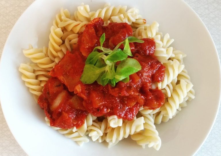 Tomatensaus wecken