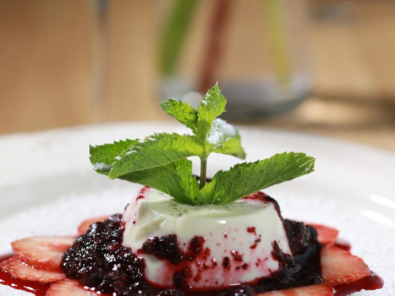 Panna cotta met rood fruit