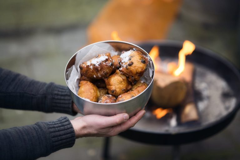 Desem oliebollen maken