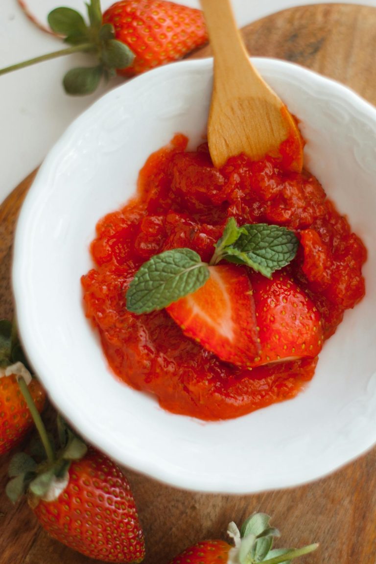 Aardbeien rabarberjam maken