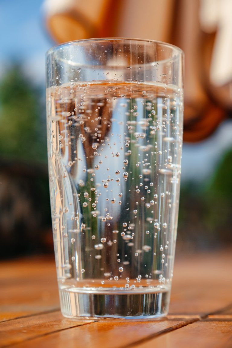 Bruiswater maken zonder machine