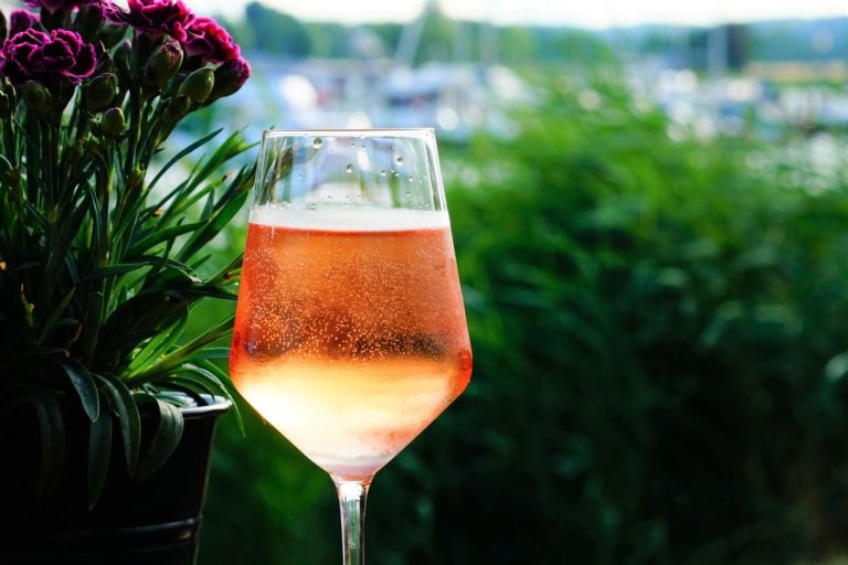 Rosé sangria maken