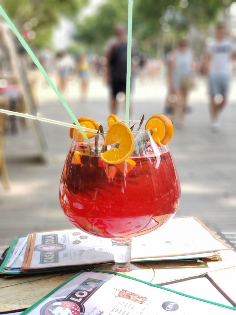 Sangria met licor 43 maken