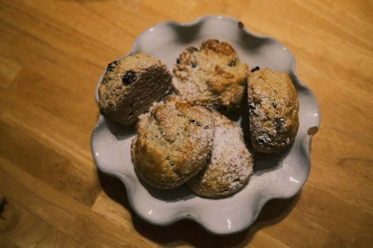 Wat hoort bij scones behalve jam