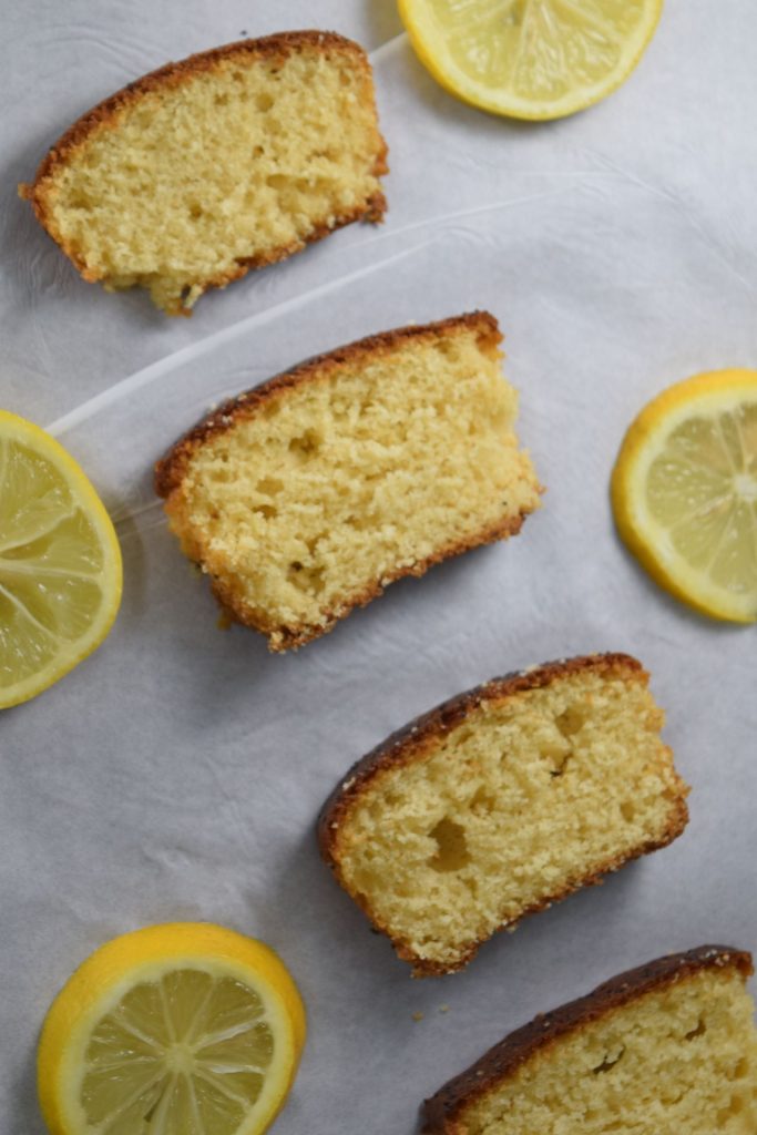 Zelfgemaakte citroencake