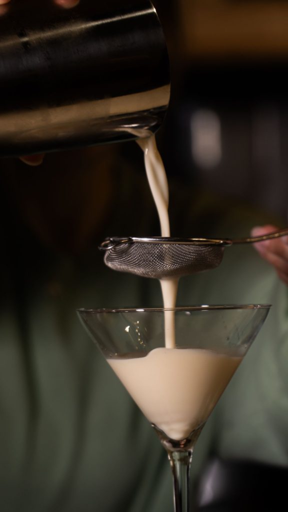 Clover Club mocktail maken